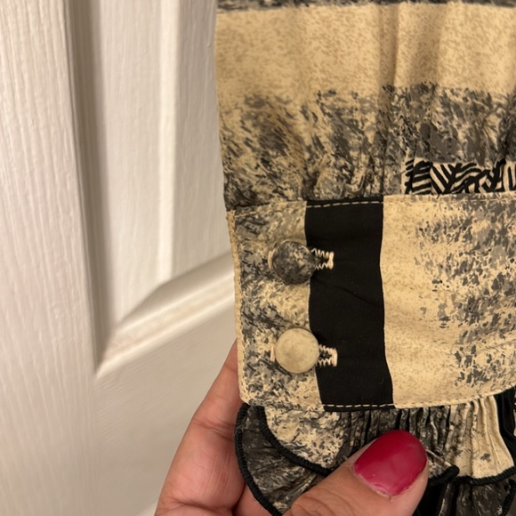 Vintage 1970 ruffle neck cream and black pussybow Longsleeve blouse size 12 - Picture 8 of 10